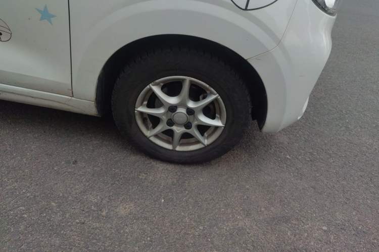 Used Roewe Clever 2022 311km QiQi BoBo Edition Right Front Wheel Hub