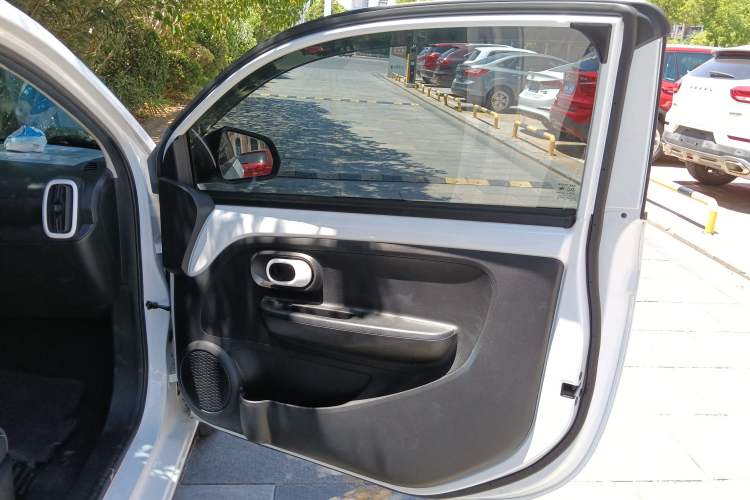Used Roewe Clever 2022 311km QiQi BoBo Edition Right Rear Door Interior