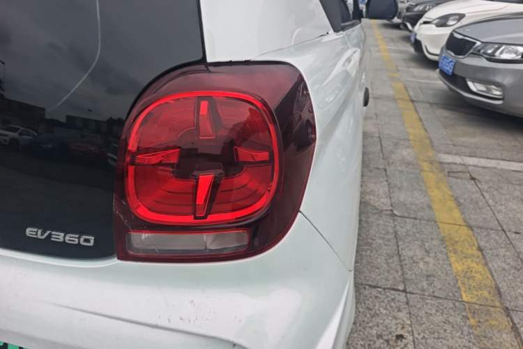 Used Roewe Clever 2022 311km QiQi BoBo Edition Right Rear Taillight