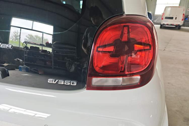 Used Roewe Clever 2022 311km QiQi BoBo Edition Right Rear Taillight