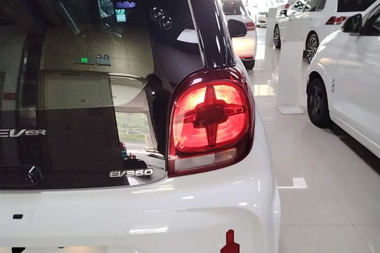 Used Roewe Clever 2022 311km QiQi BoBo Edition Right Rear Taillight