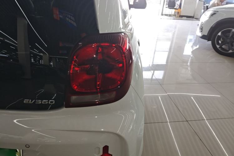 Used Roewe Clever 2022 311km QiQi BoBo Edition Right Rear Taillight