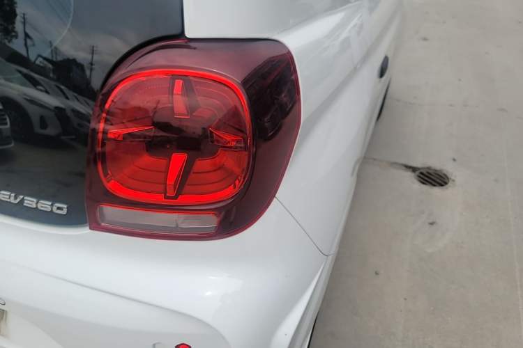 Used Roewe Clever 2022 311km QiQi BoBo Edition Right Rear Taillight