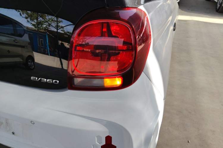 Used Roewe Clever 2022 311km QiQi BoBo Edition Right Rear Taillight