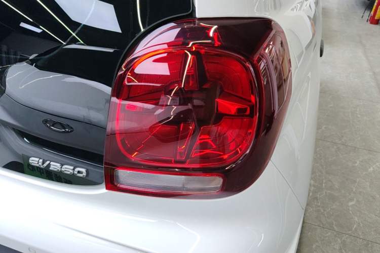 Used Roewe Clever 2022 311km QiQi BoBo Edition Right Rear Taillight