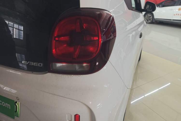 Used Roewe Clever 2022 311km QiQi BoBo Edition Right Rear Taillight