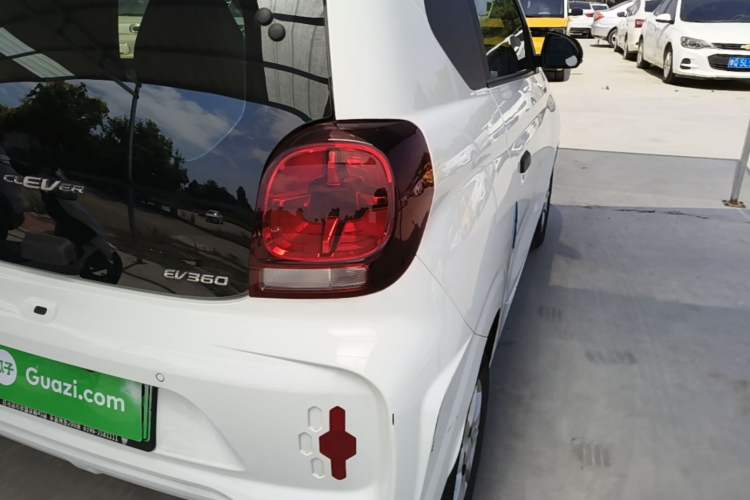 Used Roewe Clever 2022 311km QiQi BoBo Edition Right Rear Taillight