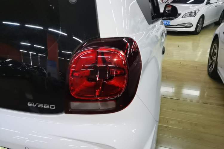 Used Roewe Clever 2022 311km QiQi BoBo Edition Right Rear Taillight