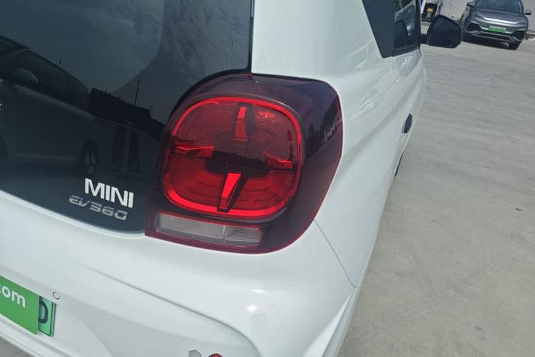 Used Roewe Clever 2022 311km QiQi BoBo Edition Right Rear Taillight