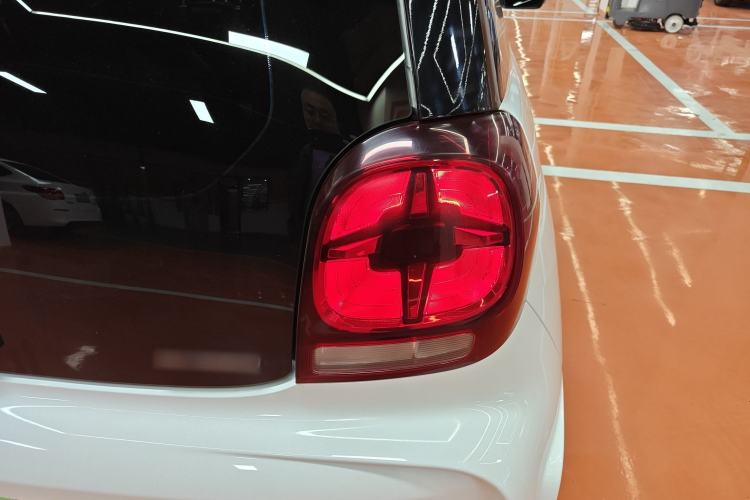 Used Roewe Clever 2022 311km QiQi BoBo Edition Right Rear Taillight