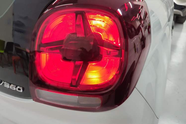Used Roewe Clever 2022 311km QiQi BoBo Edition Right Rear Taillight