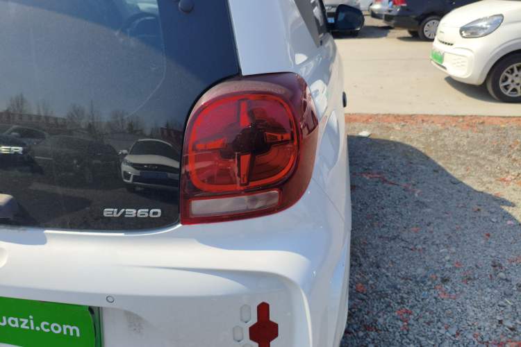 Used Roewe Clever 2022 311km QiQi BoBo Edition Right Rear Taillight