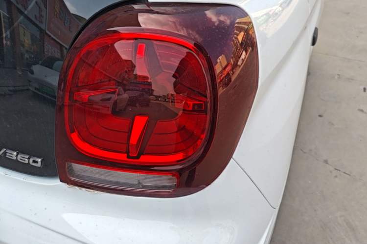Used Roewe Clever 2022 311km QiQi BoBo Edition Right Rear Taillight