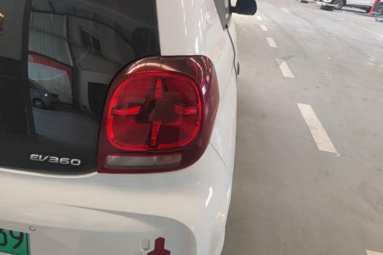 Used Roewe Clever 2022 311km QiQi BoBo Edition Right Rear Taillight