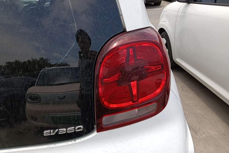 Used Roewe Clever 2022 311km QiQi BoBo Edition Right Rear Taillight