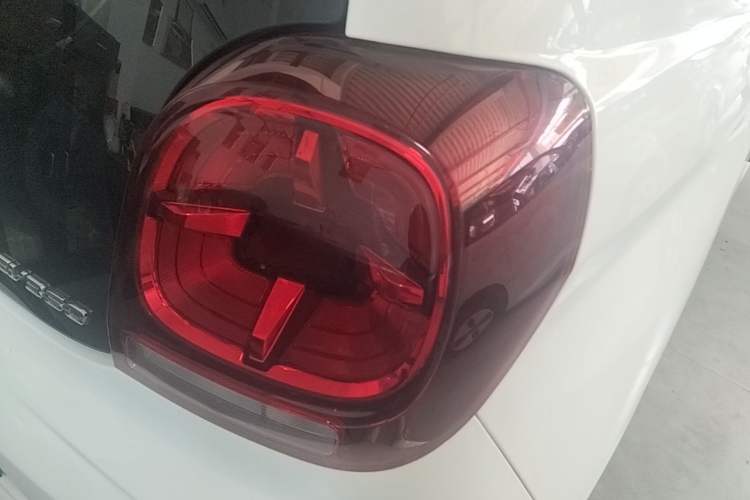 Used Roewe Clever 2022 311km QiQi BoBo Edition Right Rear Taillight
