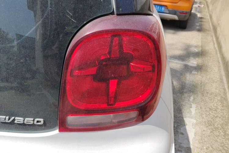Used Roewe Clever 2022 311km QiQi BoBo Edition Right Rear Taillight