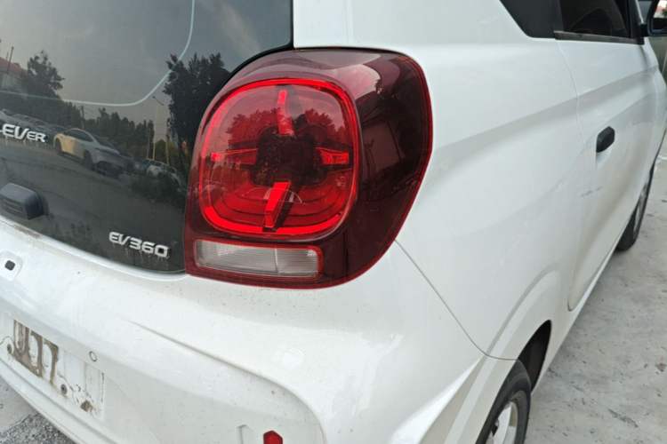 Used Roewe Clever 2022 311km QiQi BoBo Edition Right Rear Taillight