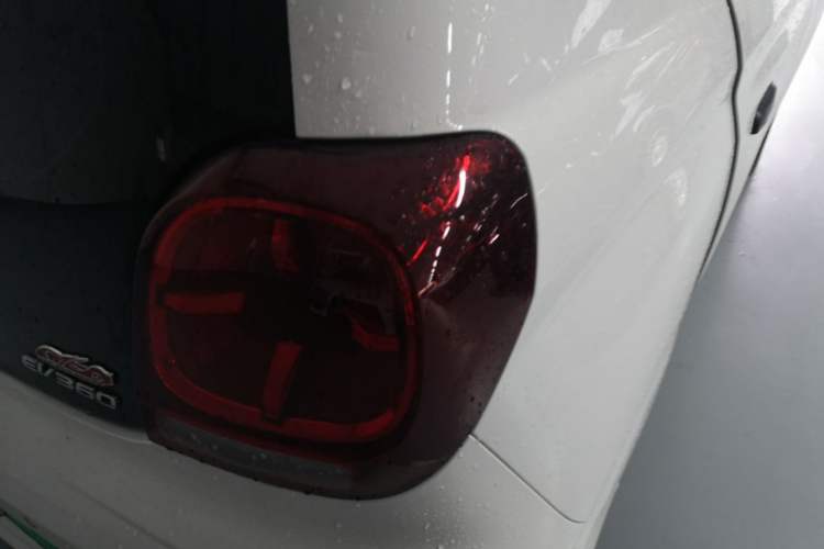 Used Roewe Clever 2022 311km QiQi BoBo Edition Right Rear Taillight