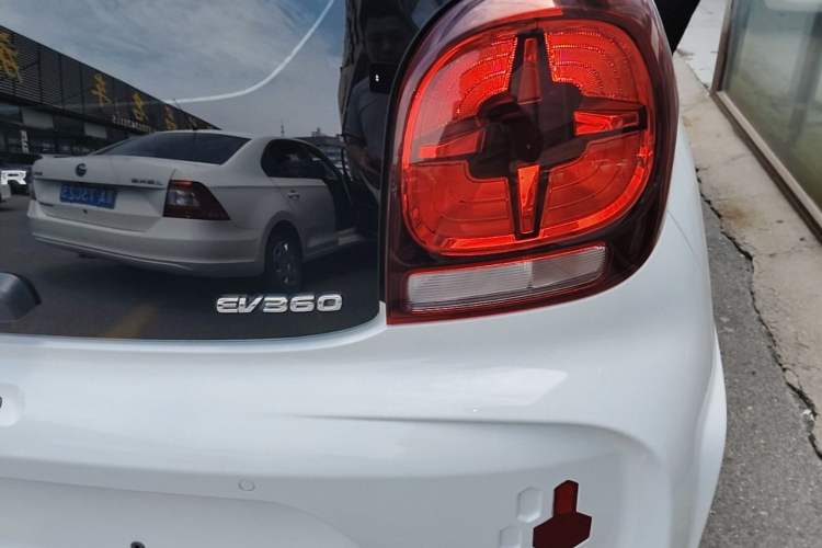 Used Roewe Clever 2022 311km QiQi BoBo Edition Right Rear Taillight