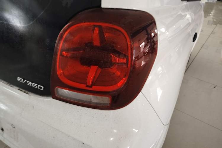 Used Roewe Clever 2022 311km QiQi BoBo Edition Right Rear Taillight