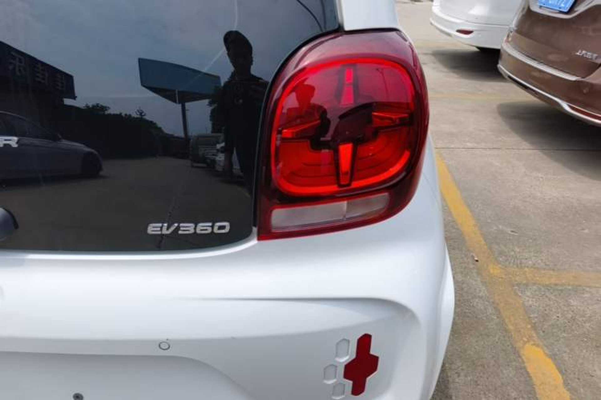 Used Roewe Clever 2022 311km QiQi BoBo Edition Right Rear Taillight
