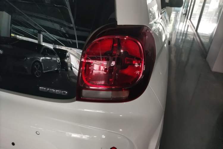 Used Roewe Clever 2022 311km QiQi BoBo Edition Right Rear Taillight