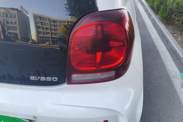 Used Roewe Clever 2022 311km QiQi BoBo Edition Right Rear Taillight
