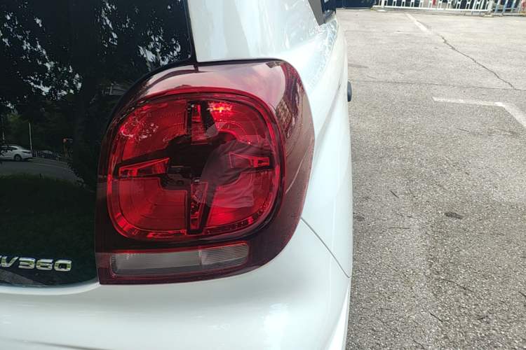 Used Roewe Clever 2022 311km QiQi BoBo Edition Right Rear Taillight