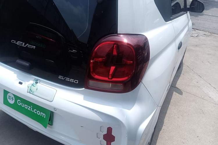 Used Roewe Clever 2022 311km QiQi BoBo Edition Right Rear Taillight