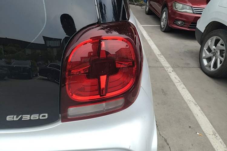 Used Roewe Clever 2022 311km QiQi BoBo Edition Right Rear Taillight
