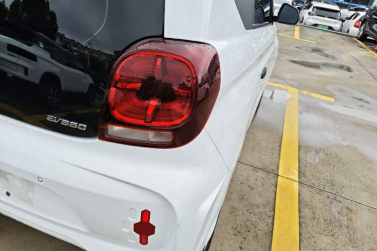 Used Roewe Clever 2022 311km QiQi BoBo Edition Right Rear Taillight