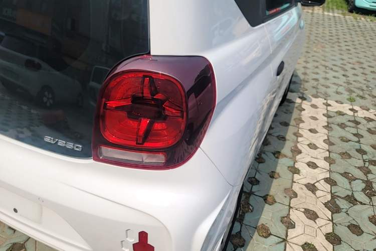 Used Roewe Clever 2022 311km QiQi BoBo Edition Right Rear Taillight