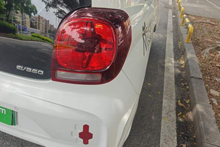 Used Roewe Clever 2022 311km QiQi BoBo Edition Right Rear Taillight