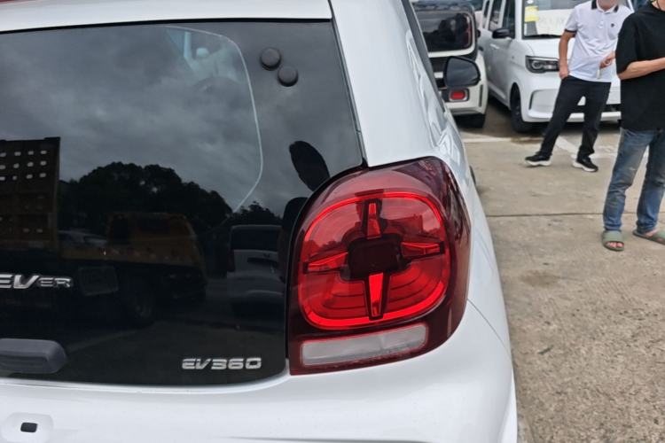 Used Roewe Clever 2022 311km QiQi BoBo Edition Right Rear Taillight