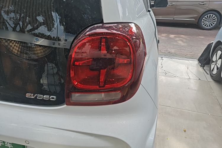 Used Roewe Clever 2022 311km QiQi BoBo Edition Right Rear Taillight