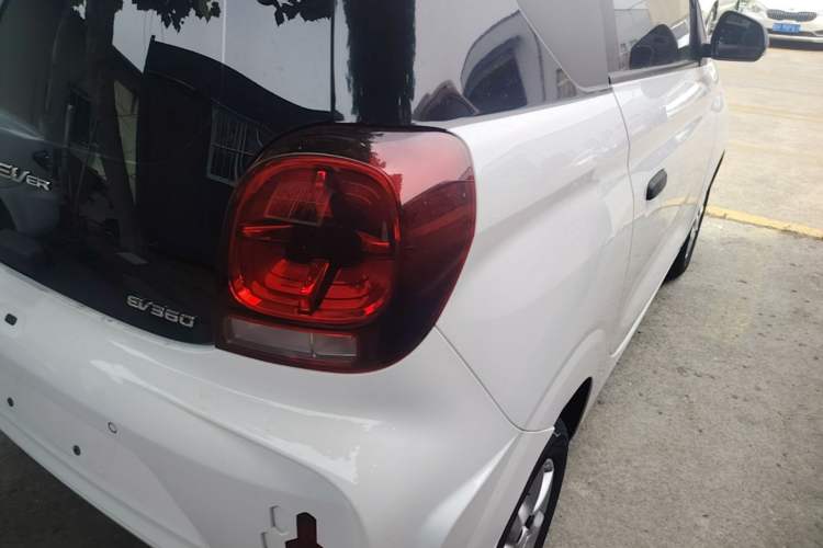 Used Roewe Clever 2022 311km QiQi BoBo Edition Right Rear Taillight