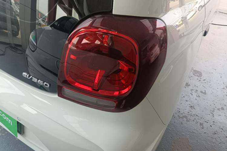 Used Roewe Clever 2022 311km QiQi BoBo Edition Right Rear Taillight