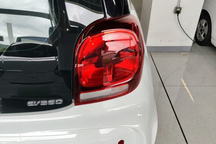 Used Roewe Clever 2022 311km QiQi BoBo Edition Right Rear Taillight