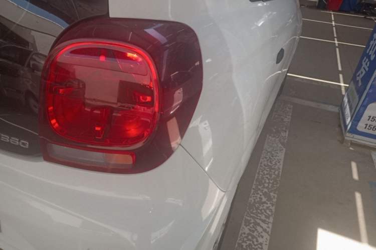 Used Roewe Clever 2022 311km QiQi BoBo Edition Right Rear Taillight