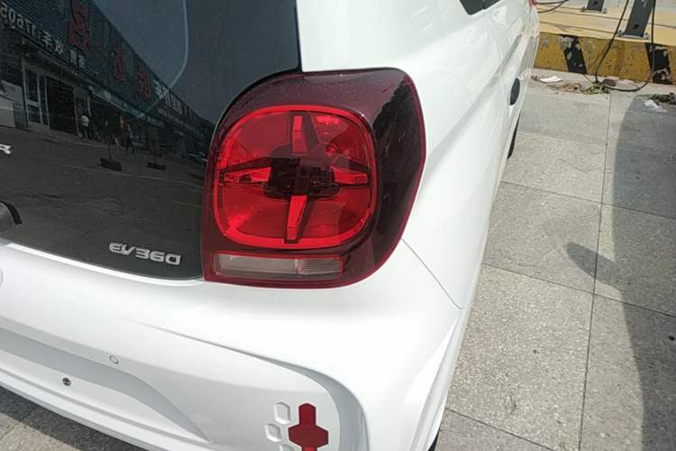 Used Roewe Clever 2022 311km QiQi BoBo Edition Right Rear Taillight
