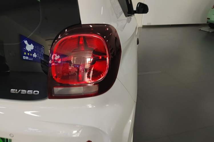 Used Roewe Clever 2022 311km QiQi BoBo Edition Right Rear Taillight