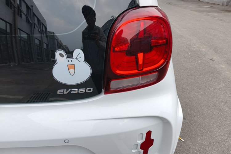 Used Roewe Clever 2022 311km QiQi BoBo Edition Right Rear Taillight