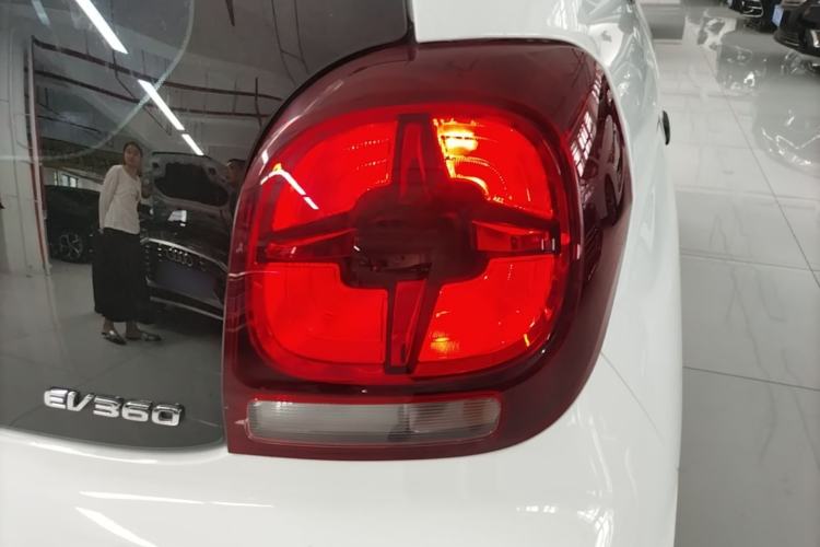 Used Roewe Clever 2022 311km QiQi BoBo Edition Right Rear Taillight