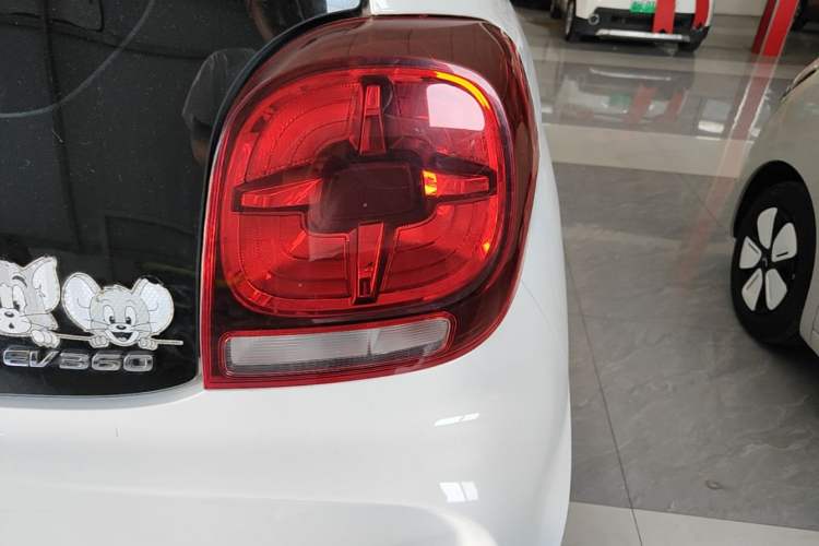 Used Roewe Clever 2022 311km QiQi BoBo Edition Right Rear Taillight