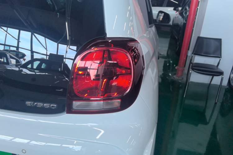 Used Roewe Clever 2022 311km QiQi BoBo Edition Right Rear Taillight