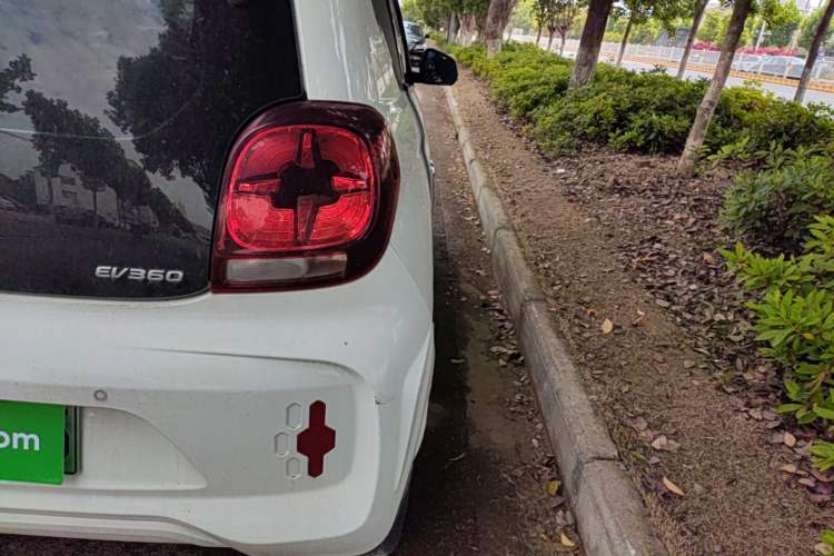 Used Roewe Clever 2022 311km QiQi BoBo Edition Right Rear Taillight