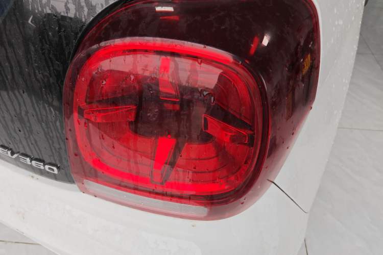 Used Roewe Clever 2022 311km QiQi BoBo Edition Right Rear Taillight
