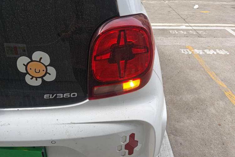 Used Roewe Clever 2022 311km QiQi BoBo Edition Right Rear Taillight