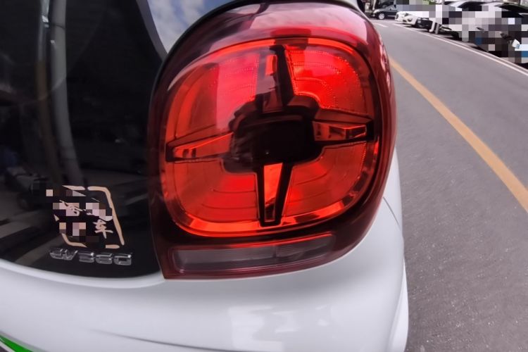 Used Roewe Clever 2022 311km QiQi BoBo Edition Right Rear Taillight